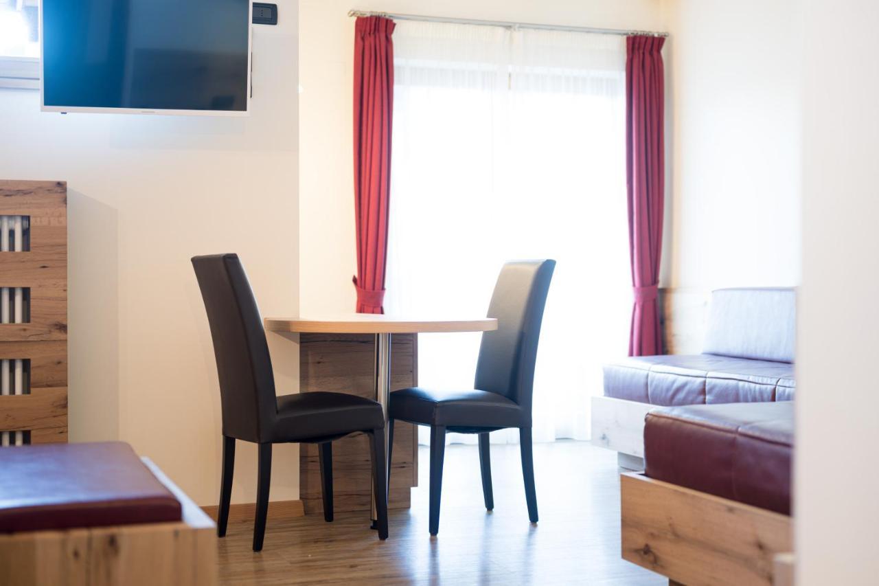 Hotel Crepei Pozza di Fassa Bagian luar foto