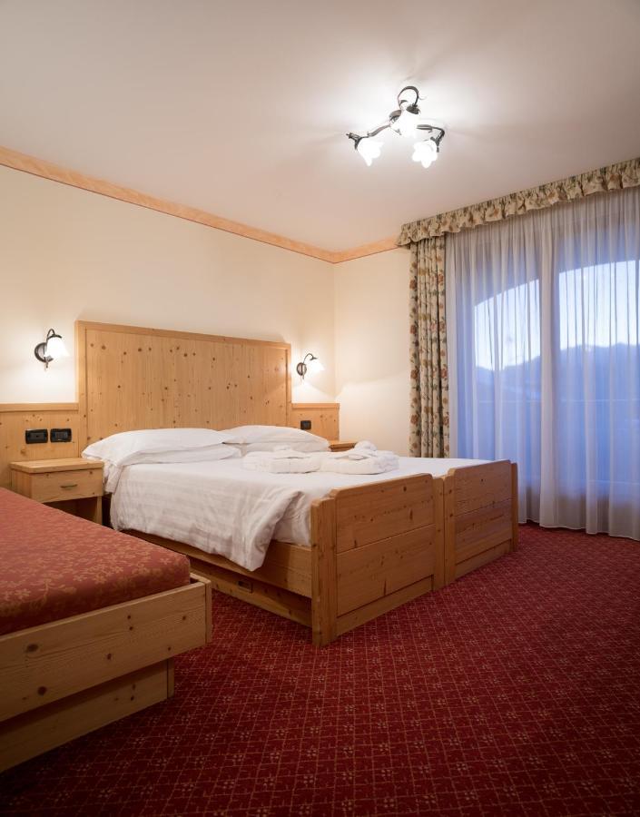 Hotel Crepei Pozza di Fassa Bagian luar foto