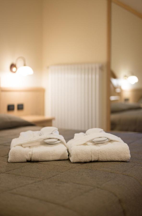 Hotel Crepei Pozza di Fassa Bagian luar foto