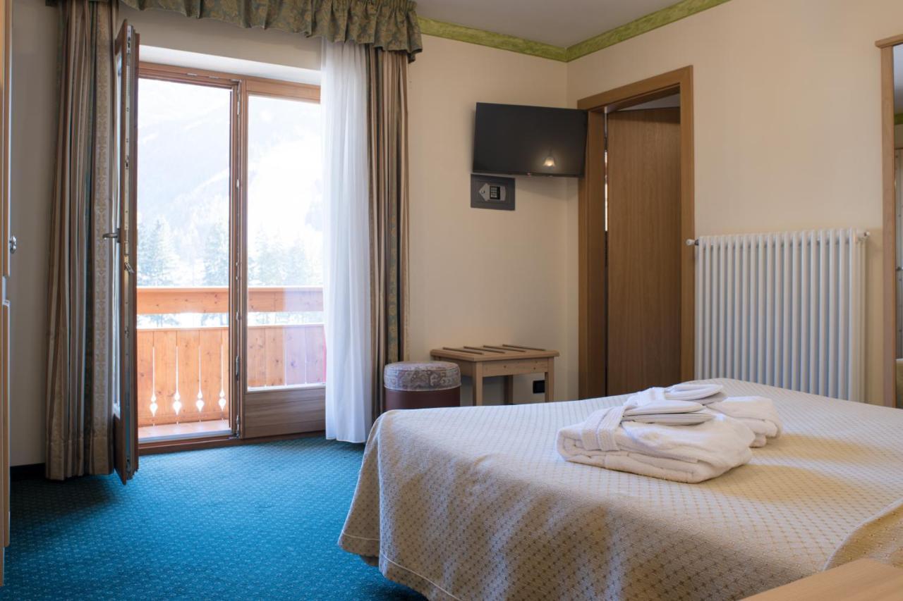 Hotel Crepei Pozza di Fassa Bagian luar foto