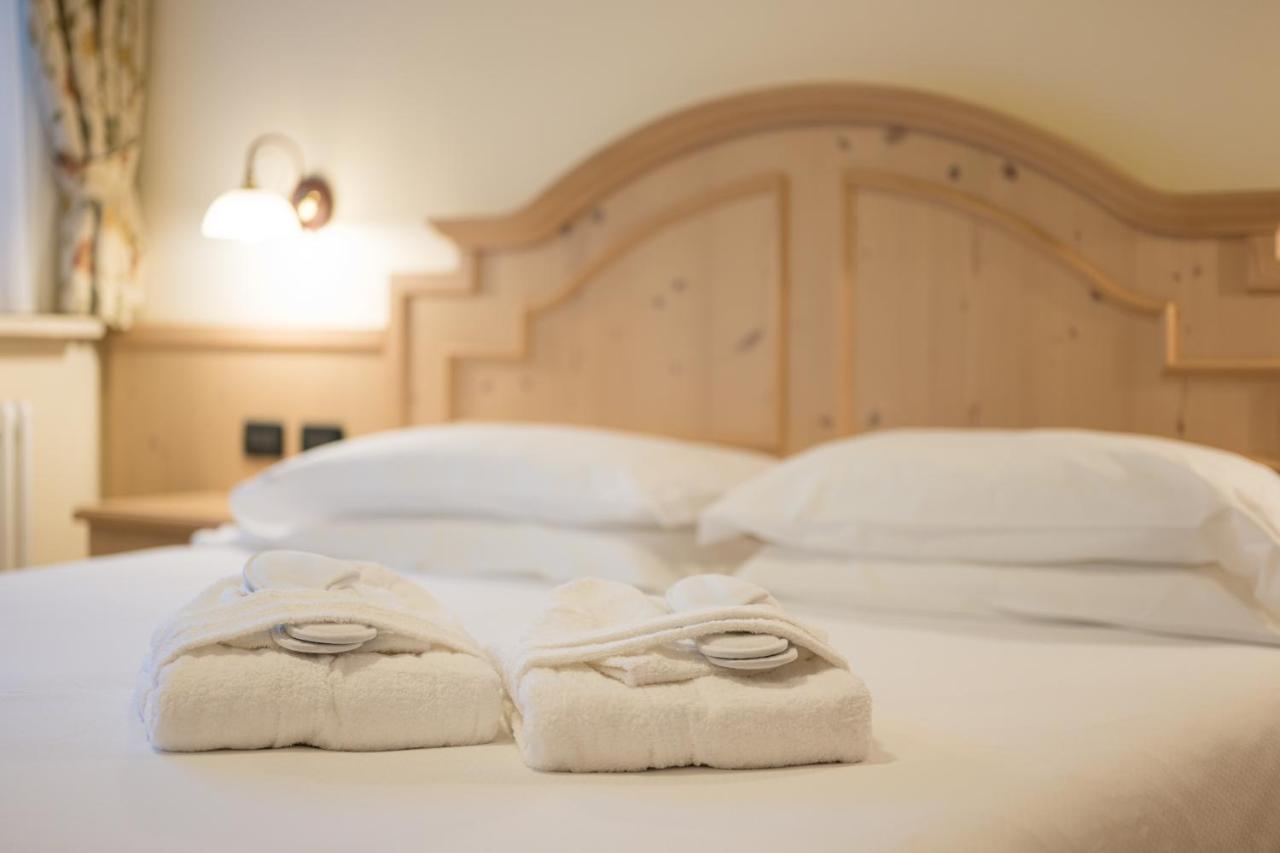Hotel Crepei Pozza di Fassa Bagian luar foto