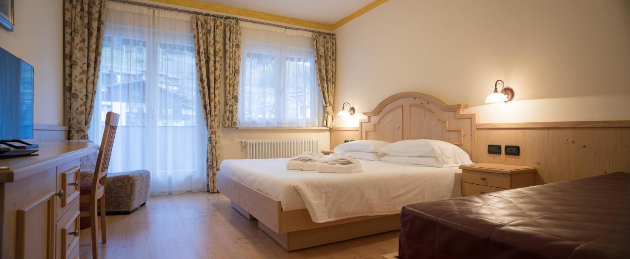 Hotel Crepei Pozza di Fassa Bagian luar foto