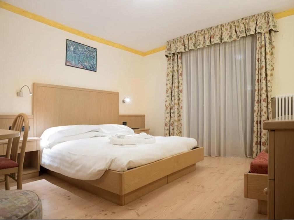 Hotel Crepei Pozza di Fassa Bagian luar foto